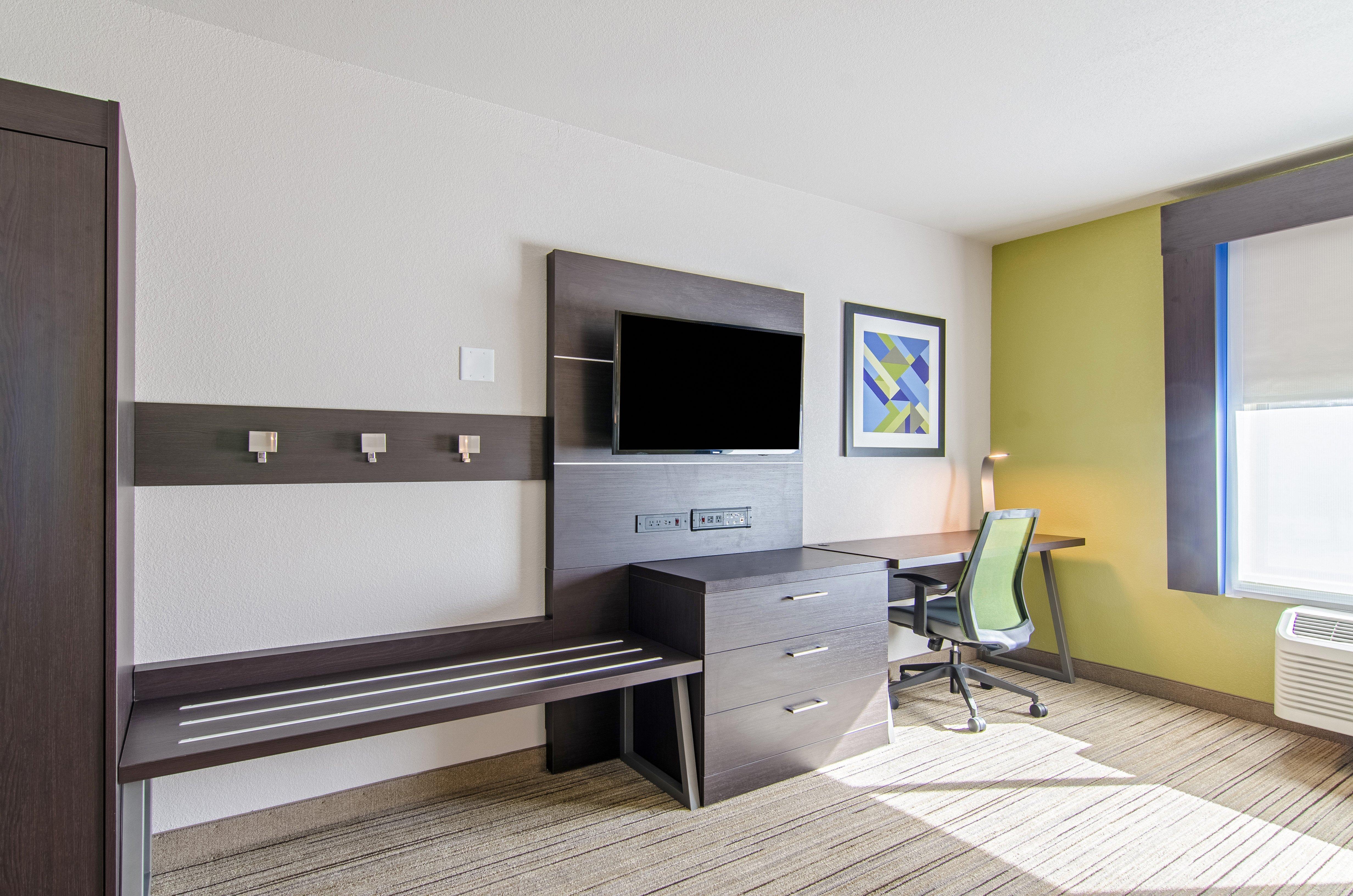 Holiday Inn Express & Suites - Atchison By Ihg Exterior photo
